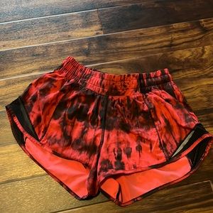 Lululemon size 2 regular 2.5” inseam Hotty Hot shorts EUC